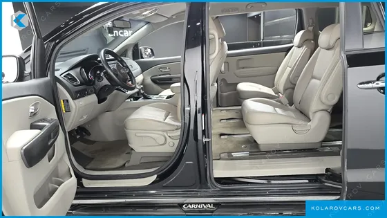 KIA CARNIVAL 9-SEATER LUXURY