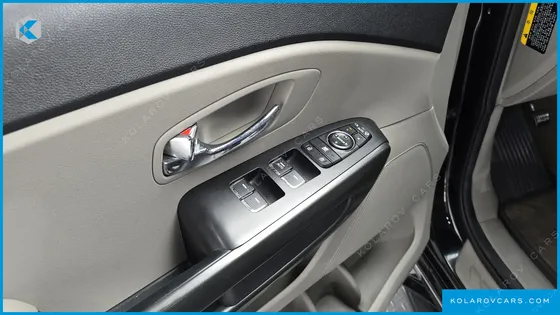 KIA CARNIVAL 9-SEATER LUXURY