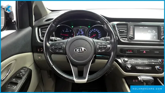 KIA CARNIVAL 9-SEATER PRSTIGE