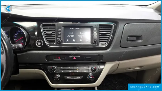 KIA CARNIVAL 9-SEATER PRSTIGE
