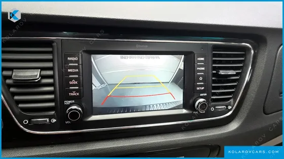 KIA CARNIVAL 9-SEATER PRSTIGE