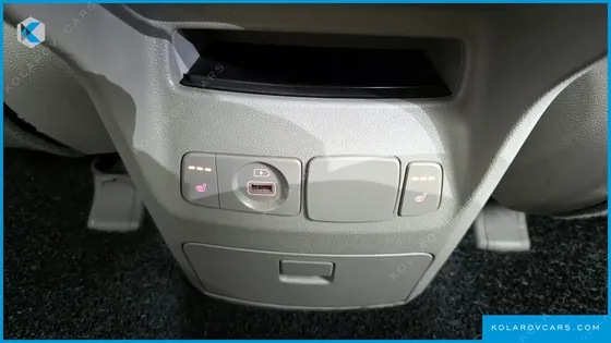 KIA CARNIVAL 9-SEATER PRSTIGE