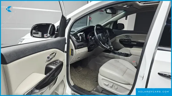 KIA CARNIVAL GASOLINE 7-SEATER LIMOUSINE