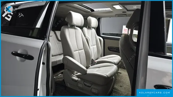 KIA CARNIVAL GASOLINE 7-SEATER LIMOUSINE