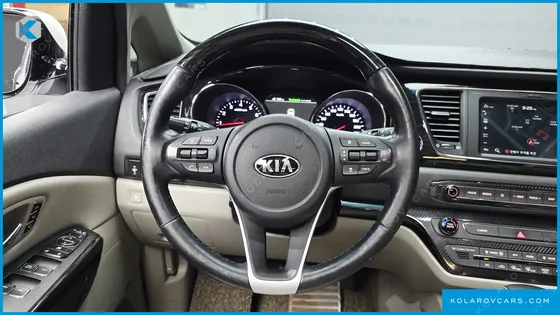 KIA CARNIVAL GASOLINE 7-SEATER LIMOUSINE