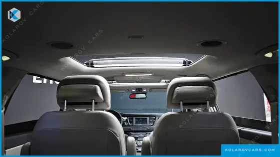 KIA CARNIVAL GASOLINE 7-SEATER LIMOUSINE