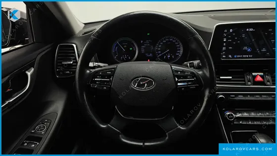HYUNDAI GRANDEUR PREMIUM