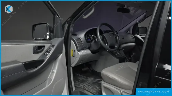 HYUNDAI STAREX 3-SEATER VAN