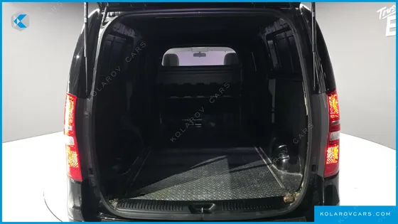 HYUNDAI STAREX 3-SEATER VAN