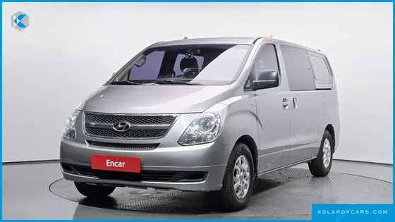 HYUNDAI STAREX 5-SEATER VAN