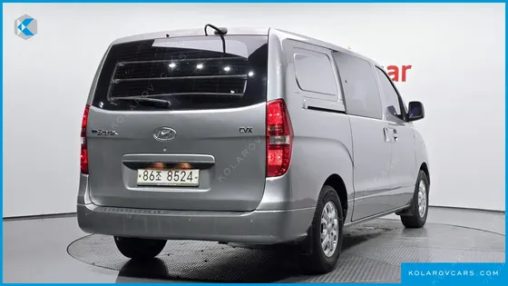 HYUNDAI STAREX 5-SEATER VAN