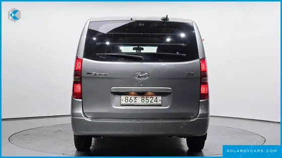 HYUNDAI STAREX 5-SEATER VAN