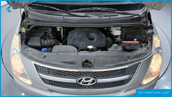 HYUNDAI STAREX 5-SEATER VAN