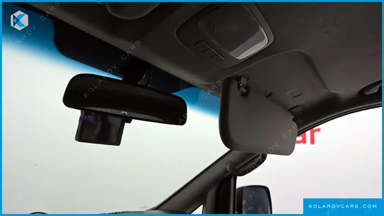 HYUNDAI STAREX 5-SEATER VAN