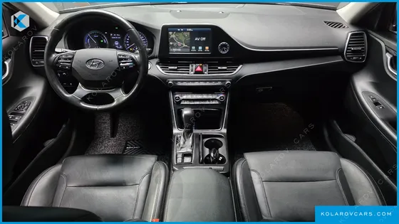 HYUNDAI GRANDEUR PREMIUM