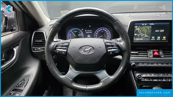 HYUNDAI GRANDEUR PREMIUM