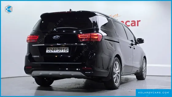 KIA CARNIVAL 9-SEATER NOBLESSE SPECIAL