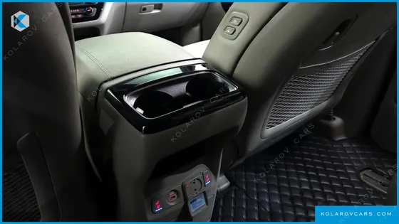 KIA CARNIVAL 9-SEATER NOBLESSE SPECIAL