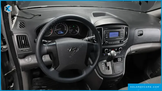HYUNDAI STAREX 3-SEATER VAN
