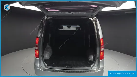 HYUNDAI STAREX 3-SEATER VAN