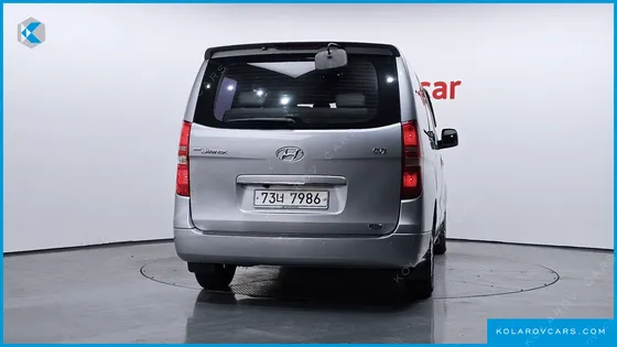 HYUNDAI STAREX 12-SEATER WAGON