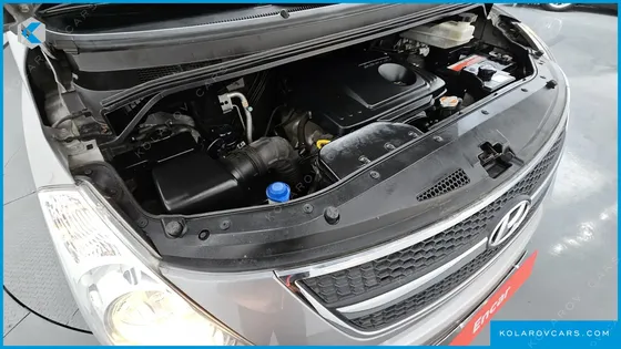 HYUNDAI STAREX 12-SEATER WAGON