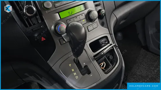 HYUNDAI STAREX 12-SEATER WAGON
