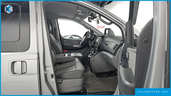 HYUNDAI STAREX 12-SEATER WAGON