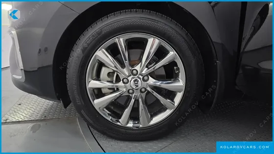 KIA CARNIVAL 9-SEATER PRSTIGE