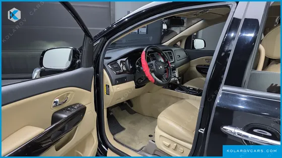 KIA CARNIVAL 9-SEATER PRSTIGE