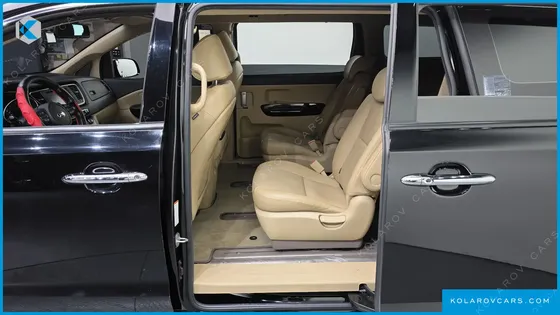 KIA CARNIVAL 9-SEATER PRSTIGE