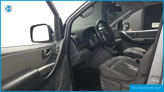 HYUNDAI STAREX 11-SEATER WAGON