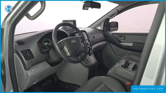 HYUNDAI STAREX 3-SEATER VAN