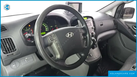 HYUNDAI STAREX 3-SEATER VAN
