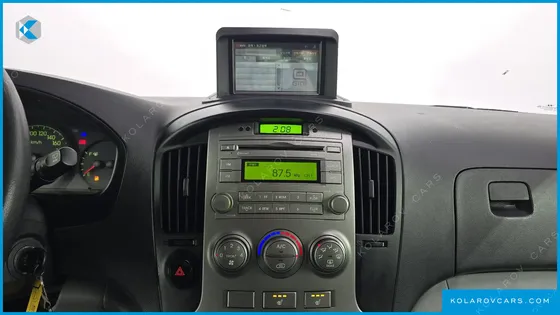 HYUNDAI STAREX 3-SEATER VAN