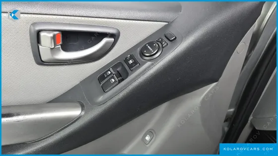 HYUNDAI STAREX 3-SEATER VAN