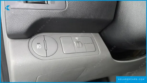 HYUNDAI STAREX 3-SEATER VAN