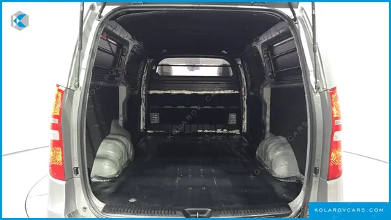 HYUNDAI STAREX 3-SEATER VAN
