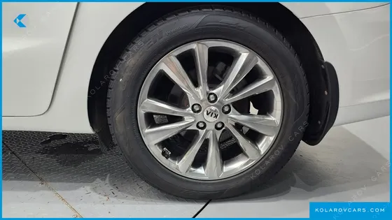 KIA CARNIVAL 9-SEATER NOBLESSE SPECIAL
