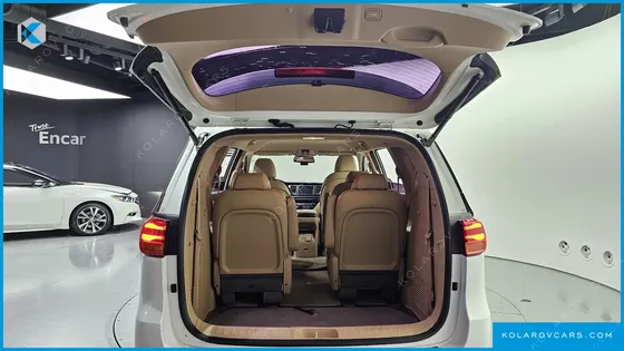 KIA CARNIVAL 9-SEATER NOBLESSE SPECIAL