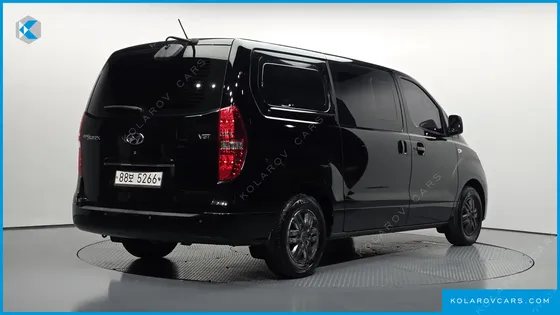 HYUNDAI STAREX 5-SEATER VAN