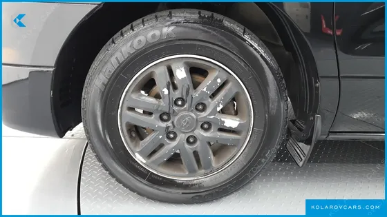 HYUNDAI STAREX 5-SEATER VAN