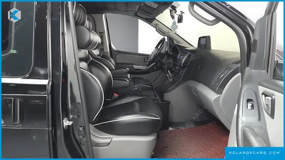 HYUNDAI STAREX 5-SEATER VAN