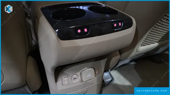 KIA CARNIVAL 9-SEATER HI-LIMOUSINE