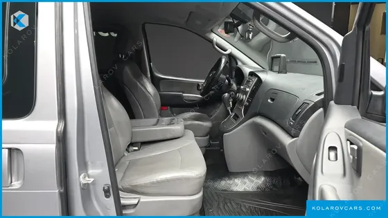 HYUNDAI STAREX 12-SEATER WAGON