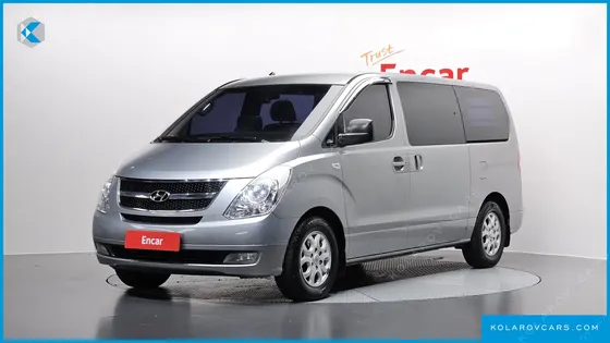 HYUNDAI STAREX 5-SEATER VAN