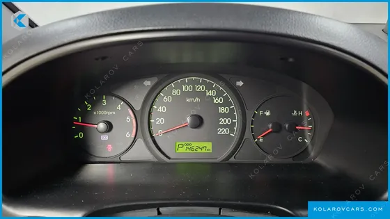 HYUNDAI STAREX 5-SEATER VAN