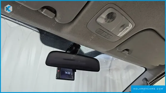 HYUNDAI STAREX 5-SEATER VAN