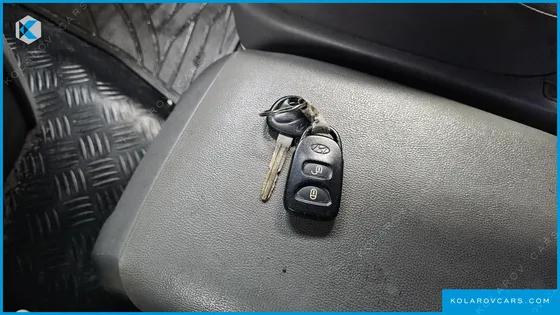 HYUNDAI STAREX 5-SEATER VAN