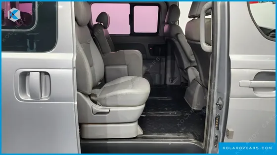 HYUNDAI STAREX 11-SEATER WAGON